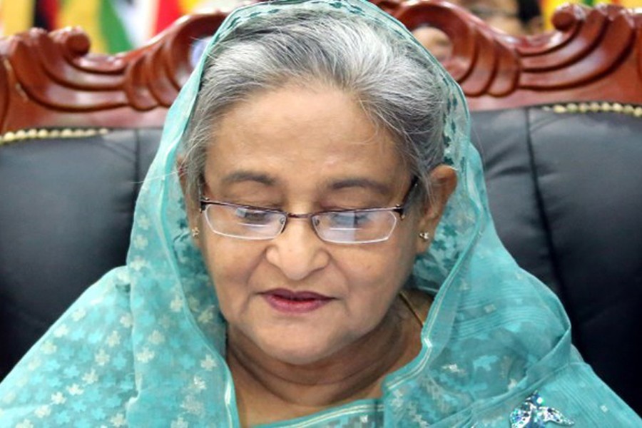 PM working online from USA