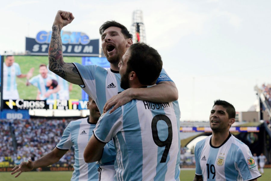 Messi favours Higuain’s Argentina return