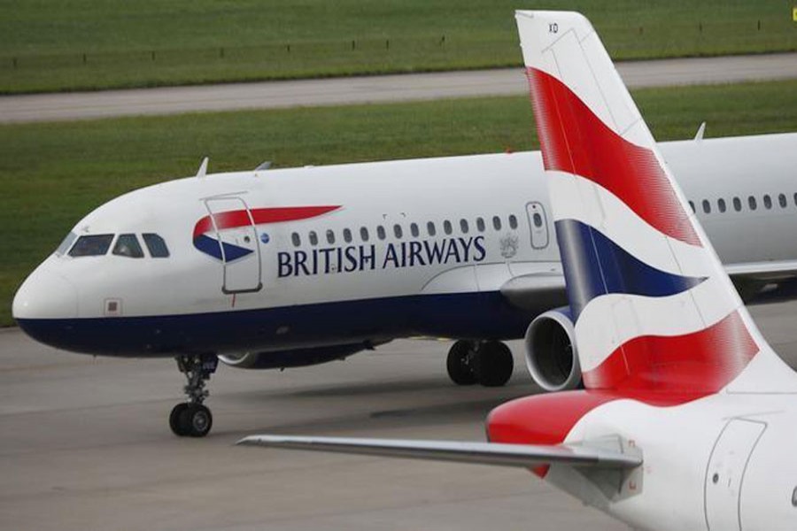 British Airways hauls 'drunk' pilot off plane