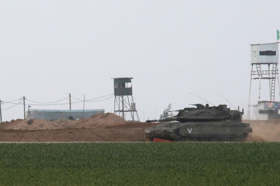 Gaza border blast injures four Israeli troops