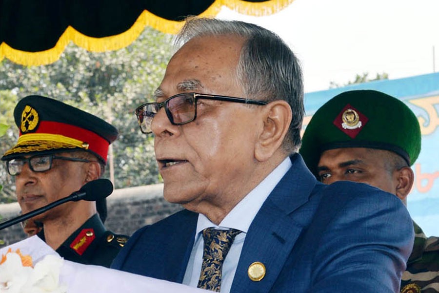 President cautions jail authorities against crimes in prisons