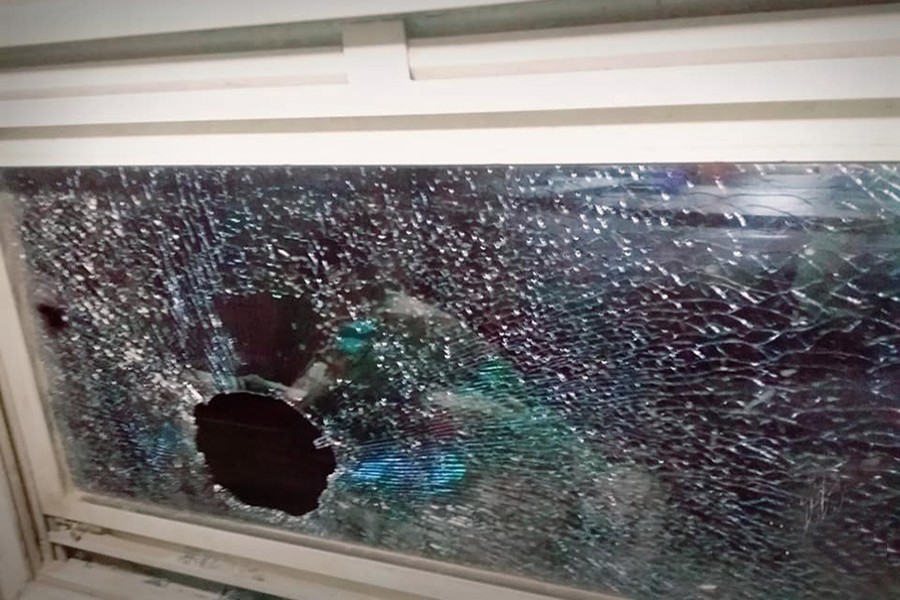 Throwing stones at trains: BR loses Tk 20m every year