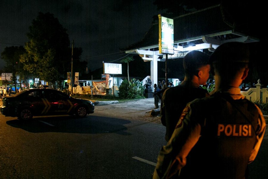 Indonesian cops kill three suspected militants