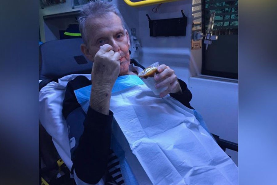 Paramedics fulfil dying man’s desire for an ice cream