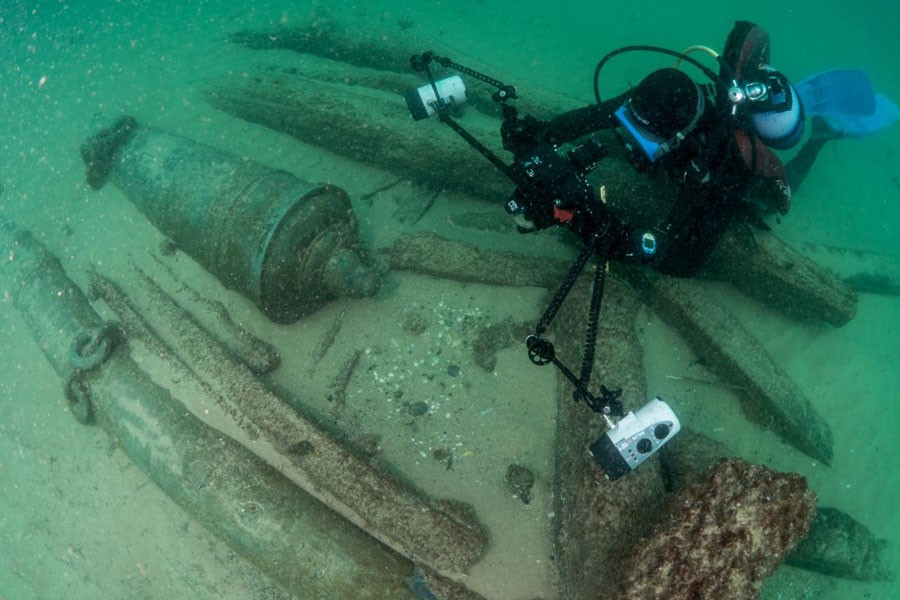 Archaeologists find 400-year-old shipwreck in Portugal