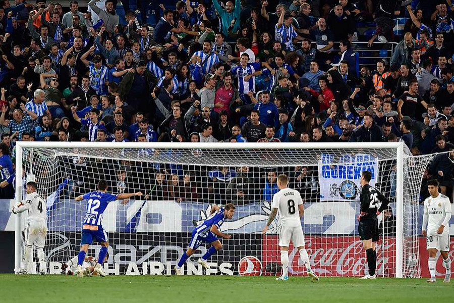 Alaves pile more misery on Real