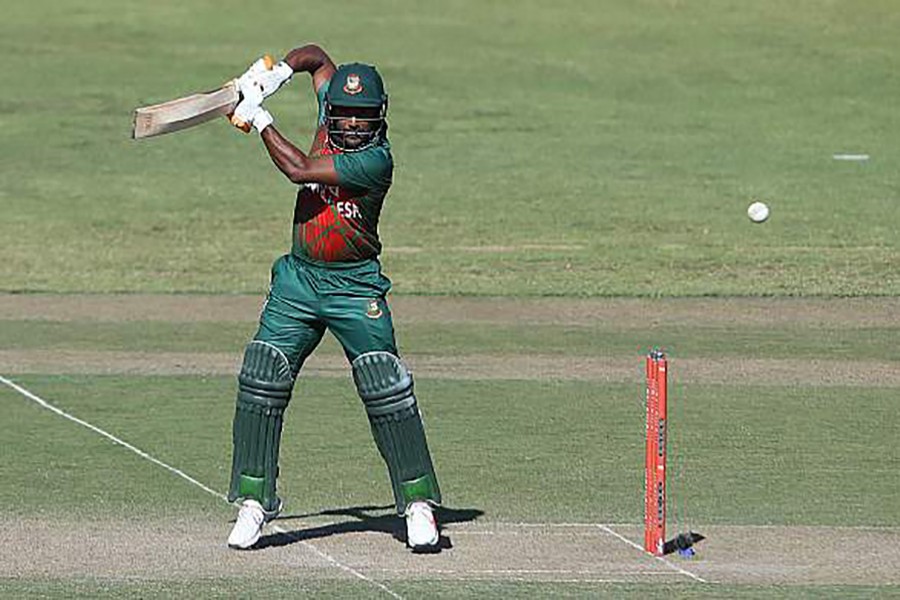 Bangladesh bat first, hand debut to Fazle Rabbi