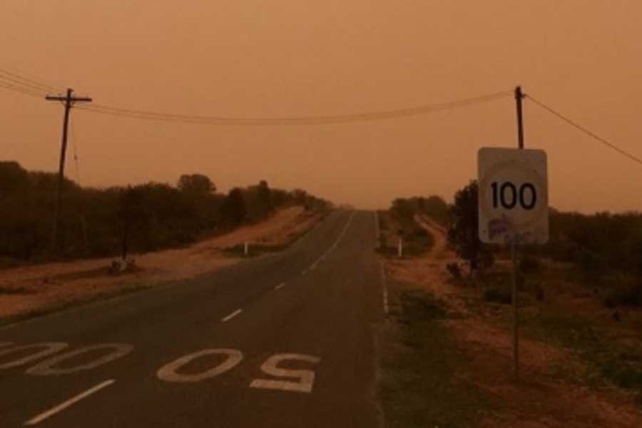 Massive dust storm blankets Australia; health warning issued