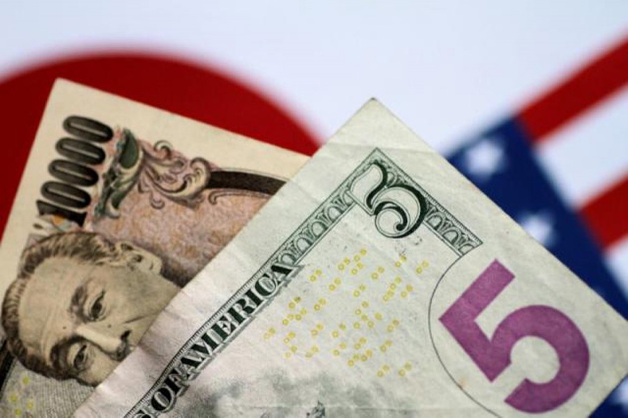 Dollar hits four-month low vs. yen as chaos engulfs Washington
