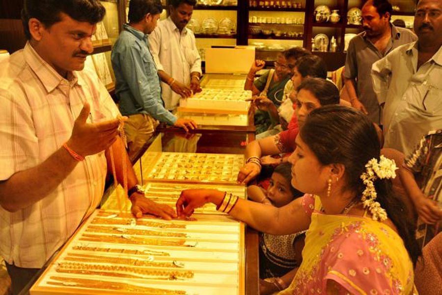 Gold demand remains subdued  in India despite discounts