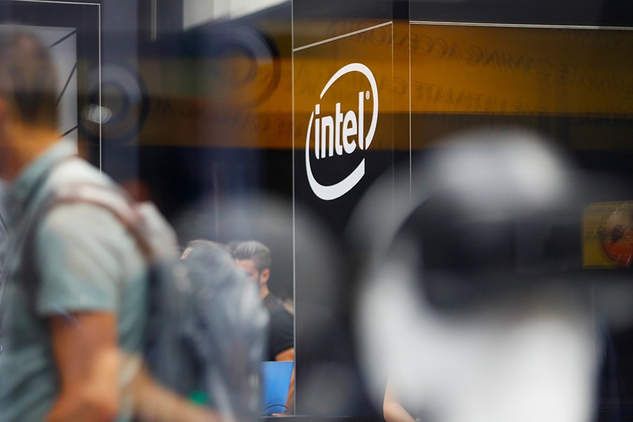 Intel teams up with Facebook on AI chip