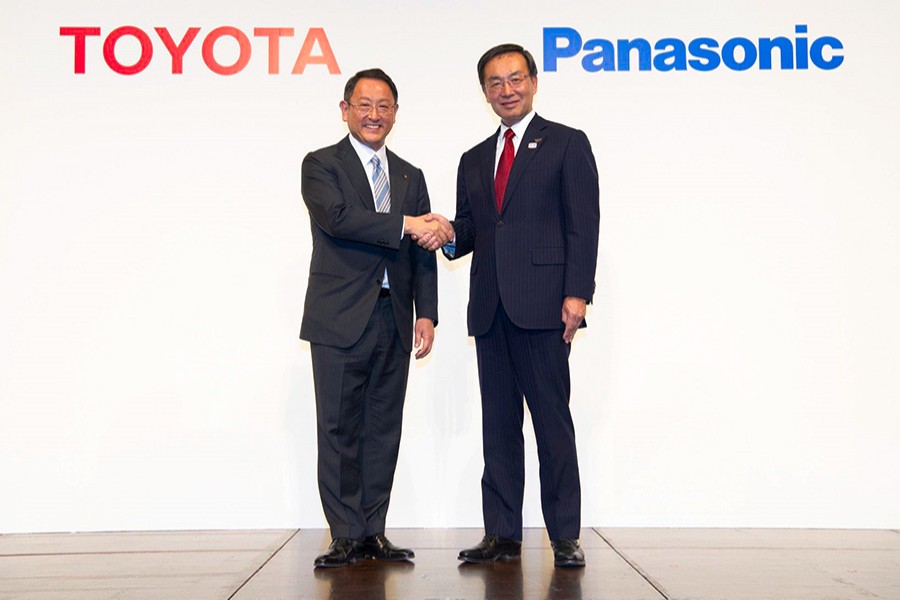 Toyota, Panasonic team up on electric car batteries