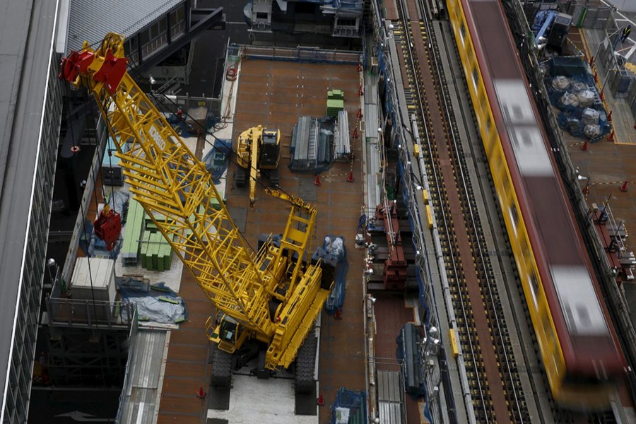 Foreign demand for Japanese machinery slumps by most since 2007