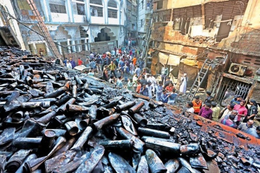 Parliament mourns deaths in Chawkbazar fire