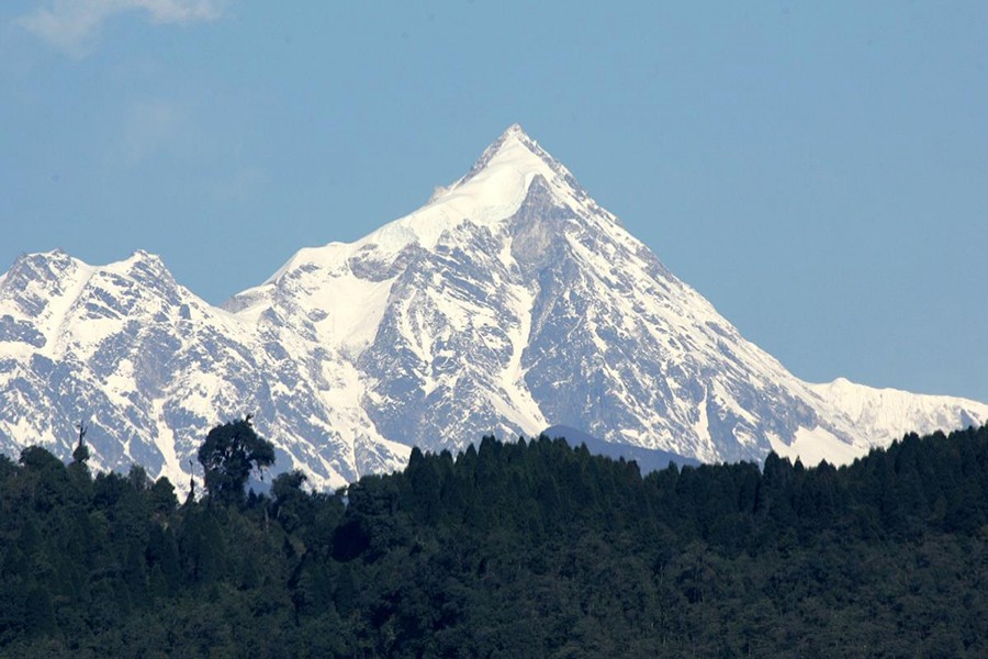 Two Kolakata climbers die on Mount Kanchenjunga