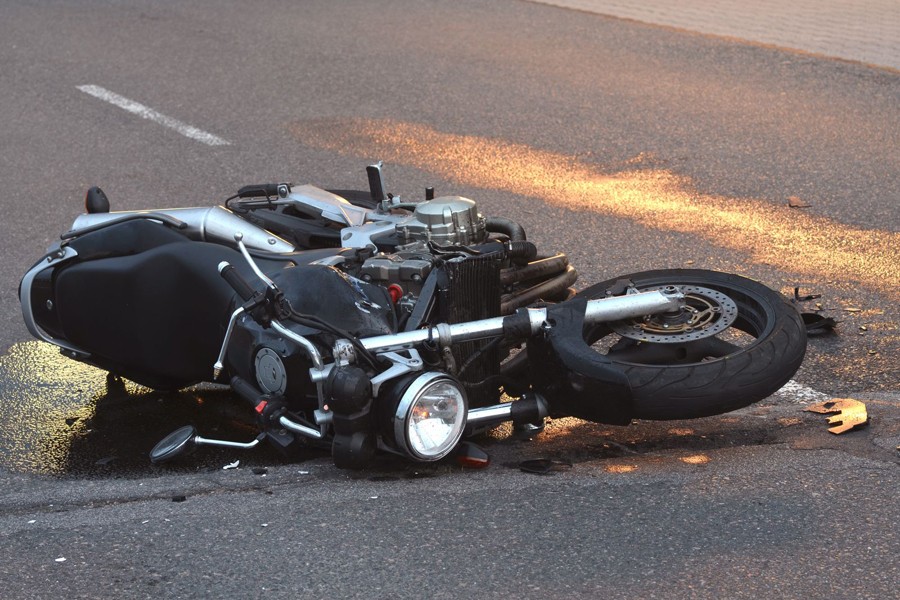 One killed, 2 injured in city road mishap