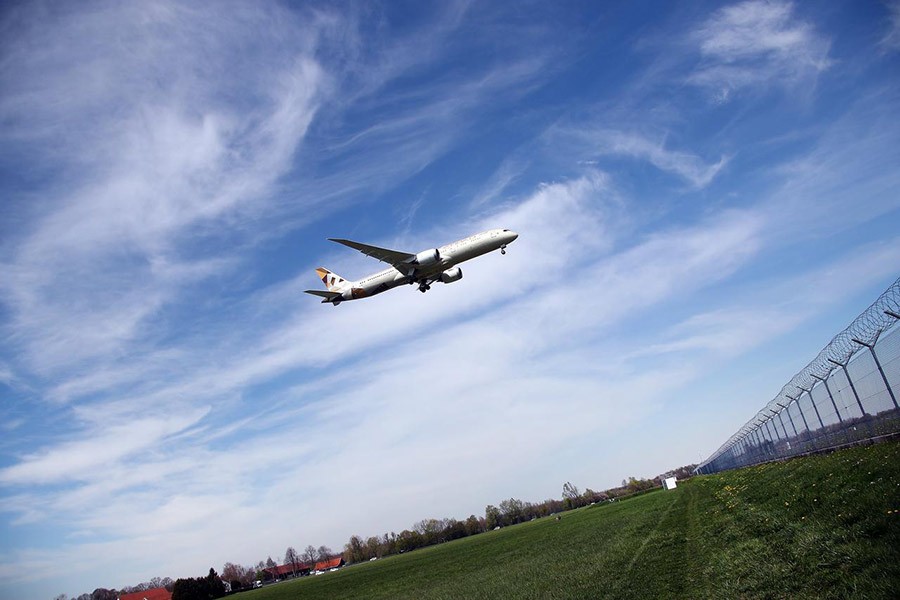 Etihad Airways suspends operations through Iranian airspace