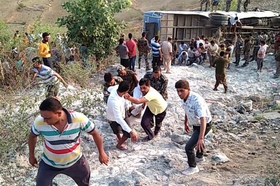 Bus falls into gorge in Jharkhand, killing six