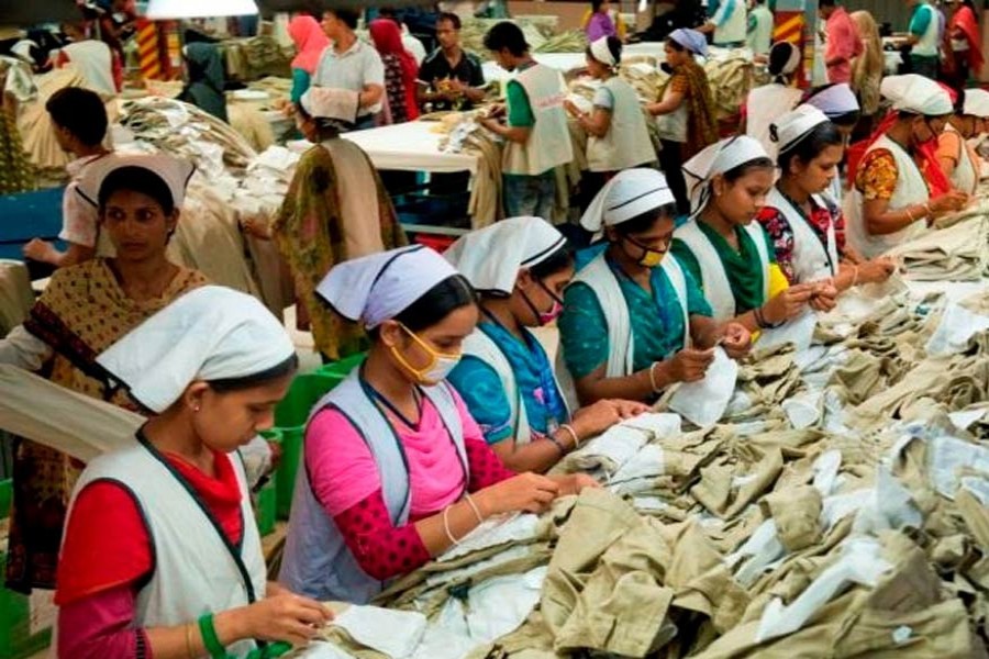 BD to hit Guinness record sewing world's largest T-shirt