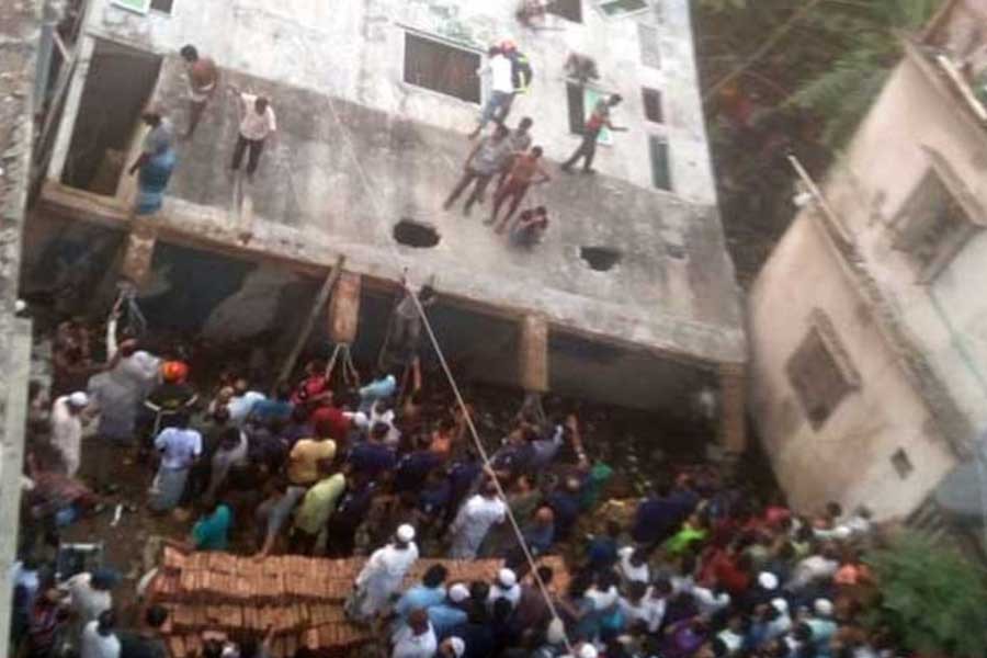 Minor dies, many feared trapped as building collapses in Narayanganj