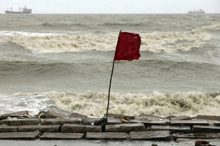 Great danger signals for Mongla, Payra and Ctg