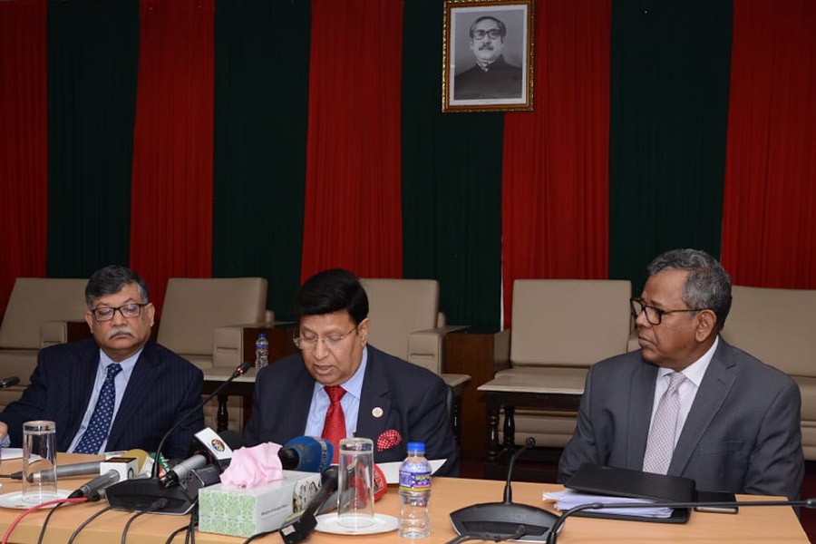 Foreign Minister Dr AK Abdul Momen talking to reporters at a press conference at his ministry on Sunday. -UNB Photo