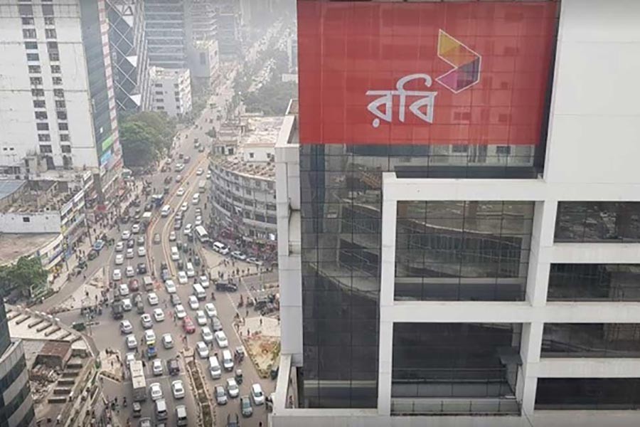 Robi pays first instalment of BTRC's audit claim