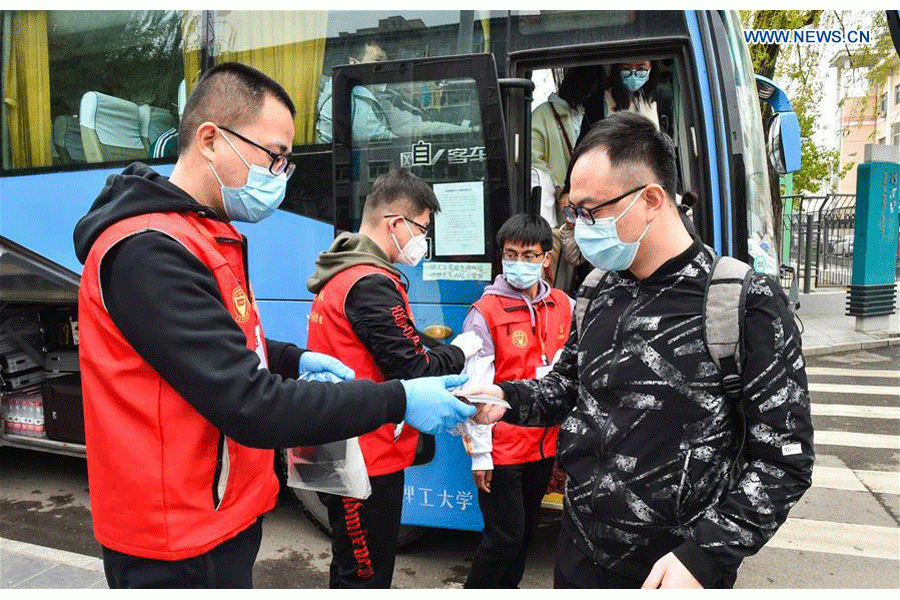 University students in Shanxi start attending classes