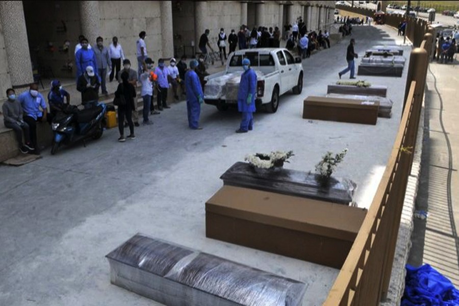 Global coronavirus deaths hit 100,000