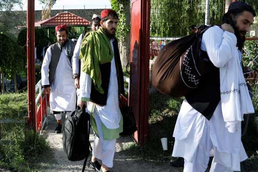 Afghanistan starts releasing 900 Taliban prisoners
