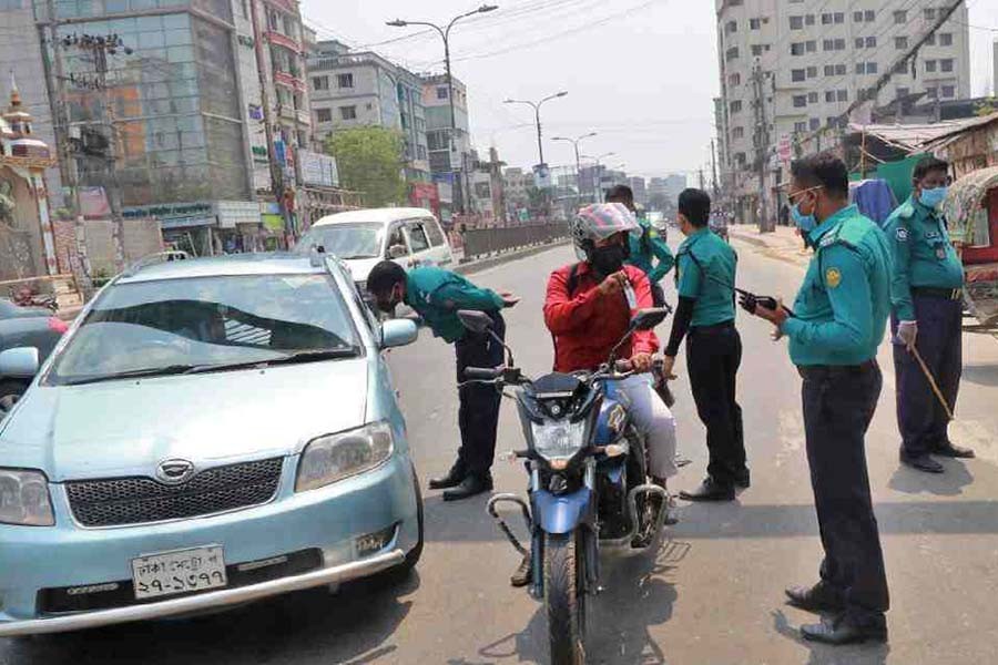 Coronavirus infects over 4,500 policemen in BD