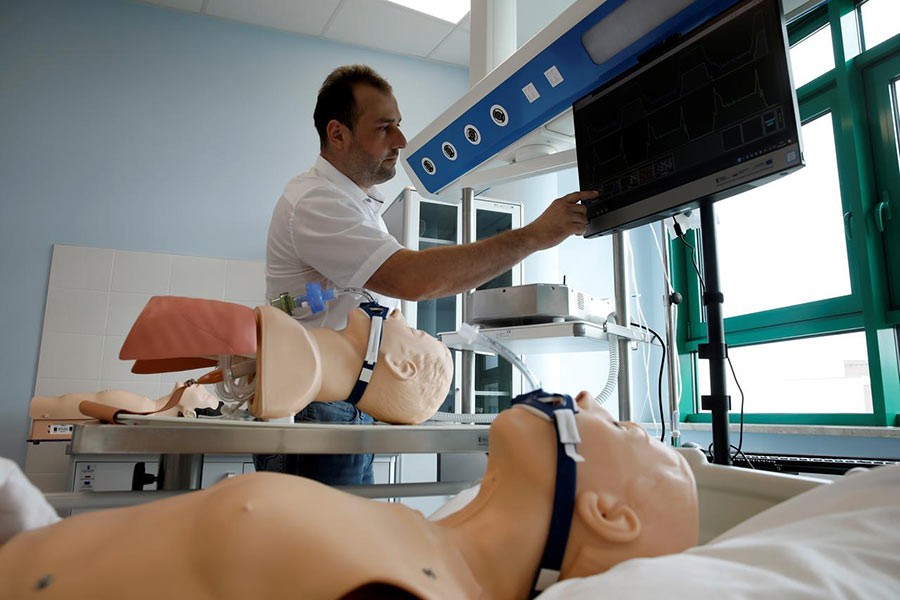 Polish scientists design remote-controlled ventilator for COVID-19 patients
