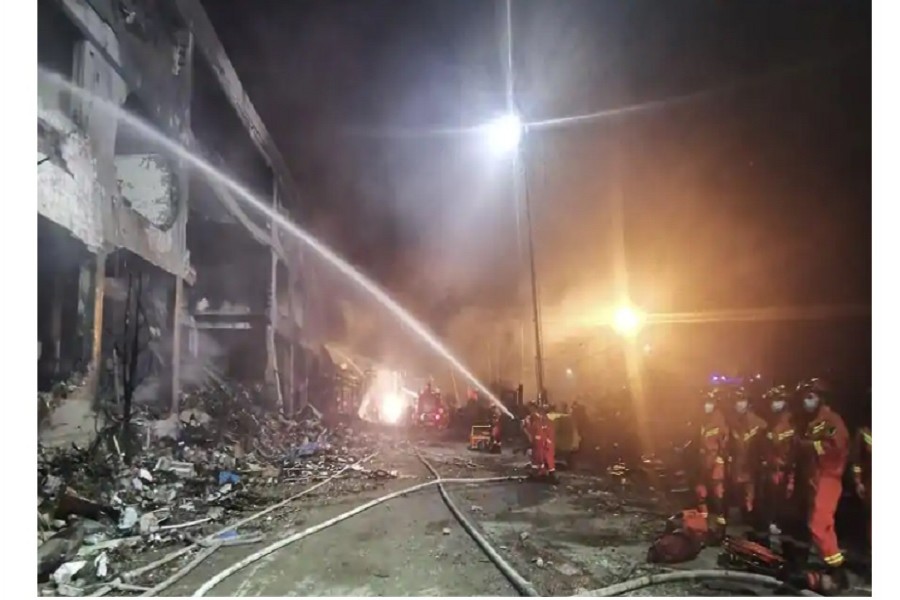 18 dead, 189 hurt as tanker truck explodes on highway in China