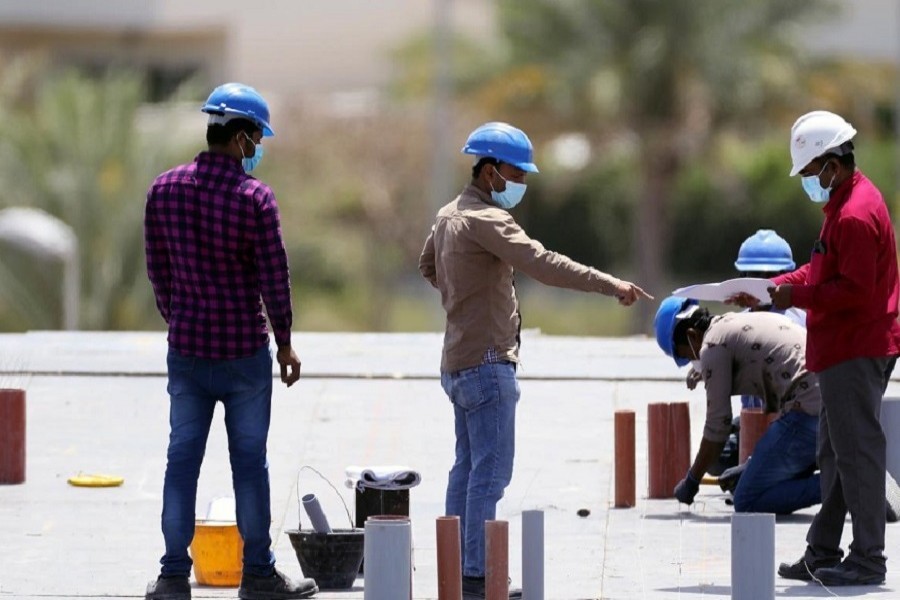 Saudi Arabia orders extension of iqama, re-entry visas for expats