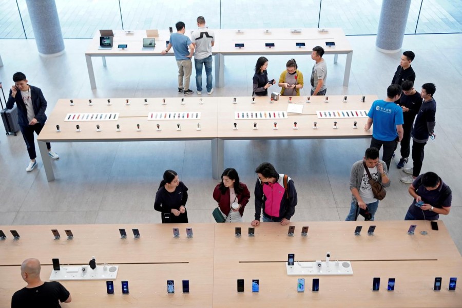 Smartphone shipments in China fall 16pc in June