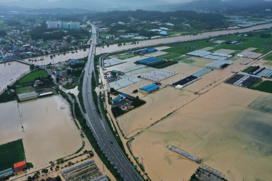 Heavy rains in South Korea displace more than 1,000 people, 13 dead