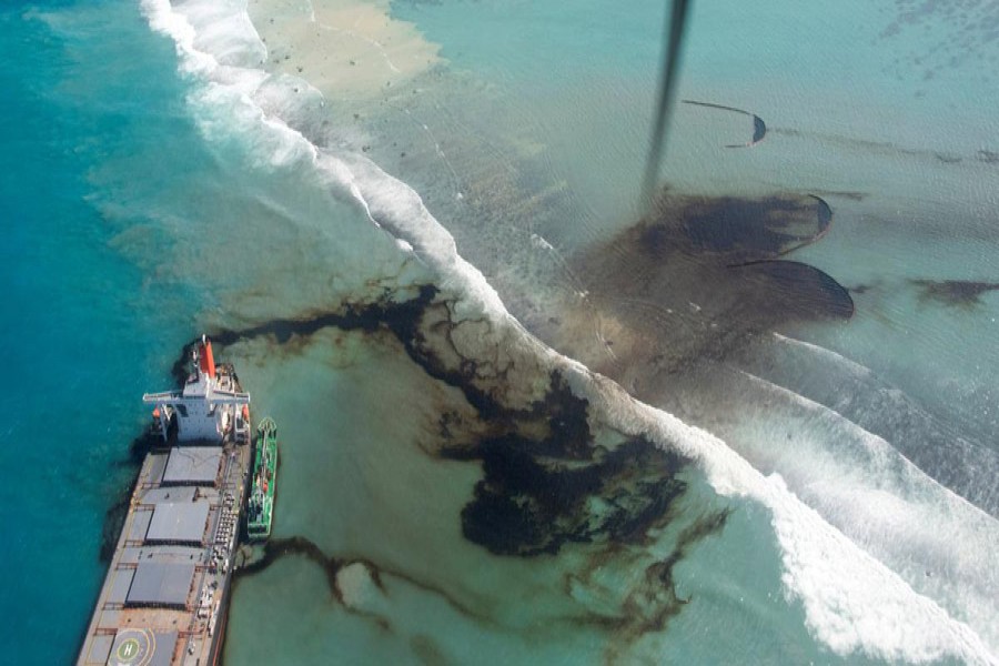 India sends team to Mauritius to address oil spill