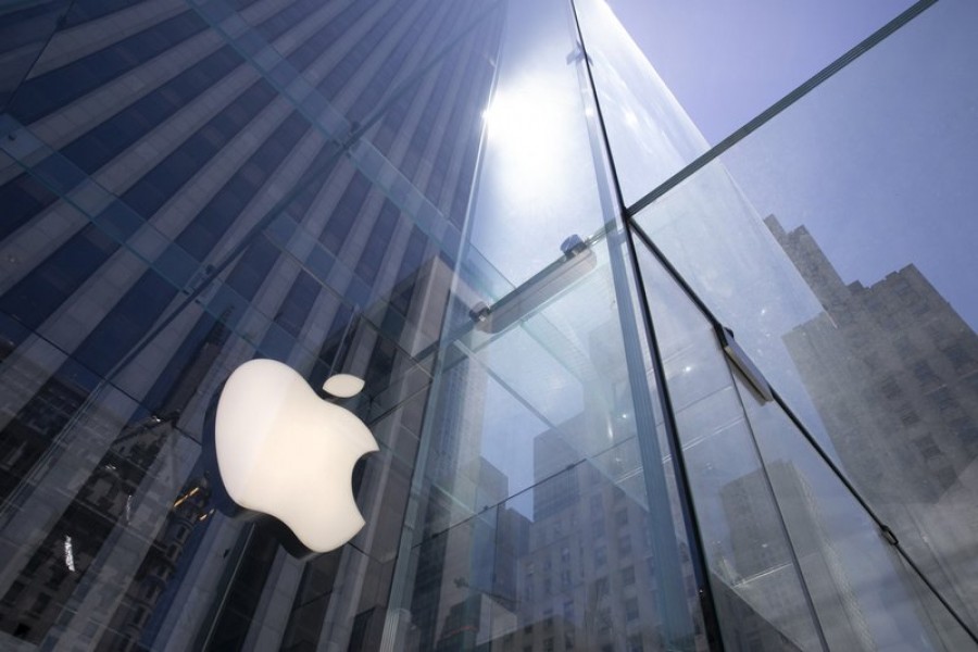 Apple first US company to be valued at $2.0t