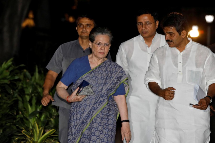 Congress leader Sonia Gandhi offers to resign after dissent letter