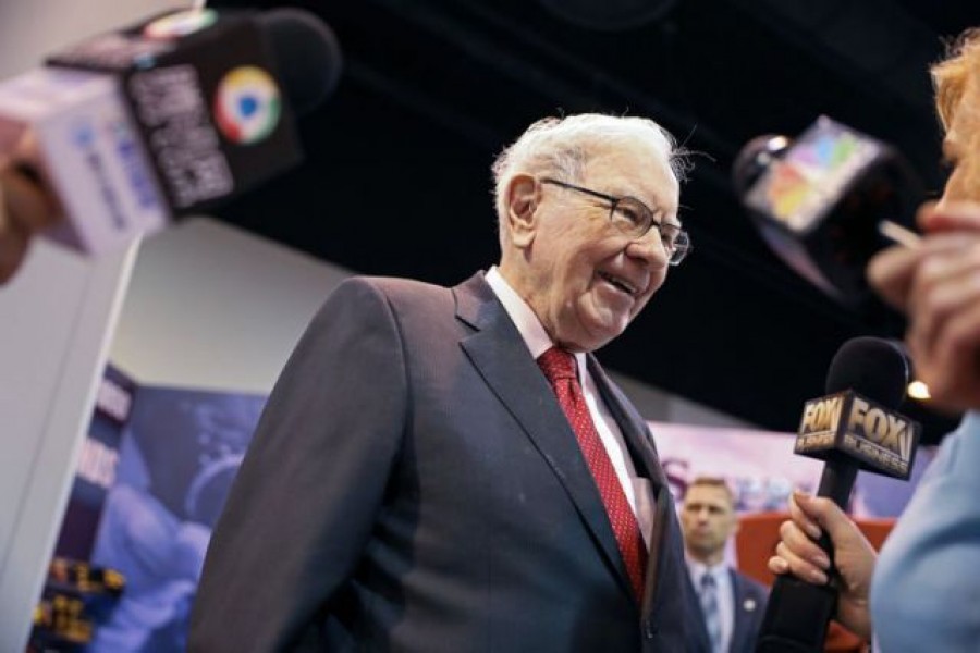 Warren Buffett buys 5.0pc stake in five large Japanese firms