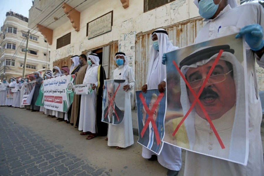 Palestinians protest Bahrain move to normalise ties with Israel