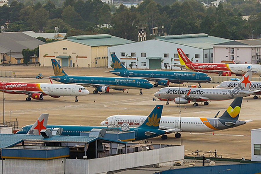 Vietnam resumes int'l flights after five-month closure