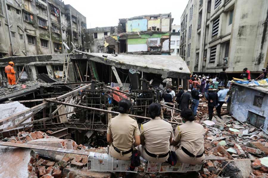 Death toll from India building collapse climbs to 35