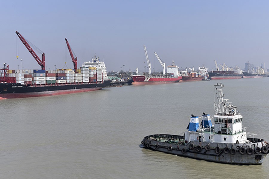 Chittagong port provides eco-friendly fuel oil to ships to curb marine pollution