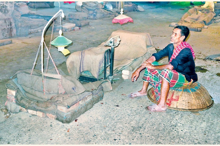 Clueless, authorities plan potato imports to cut price