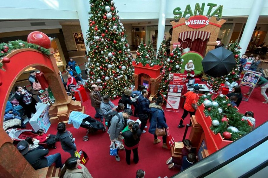 Holiday shoppers coming to town
