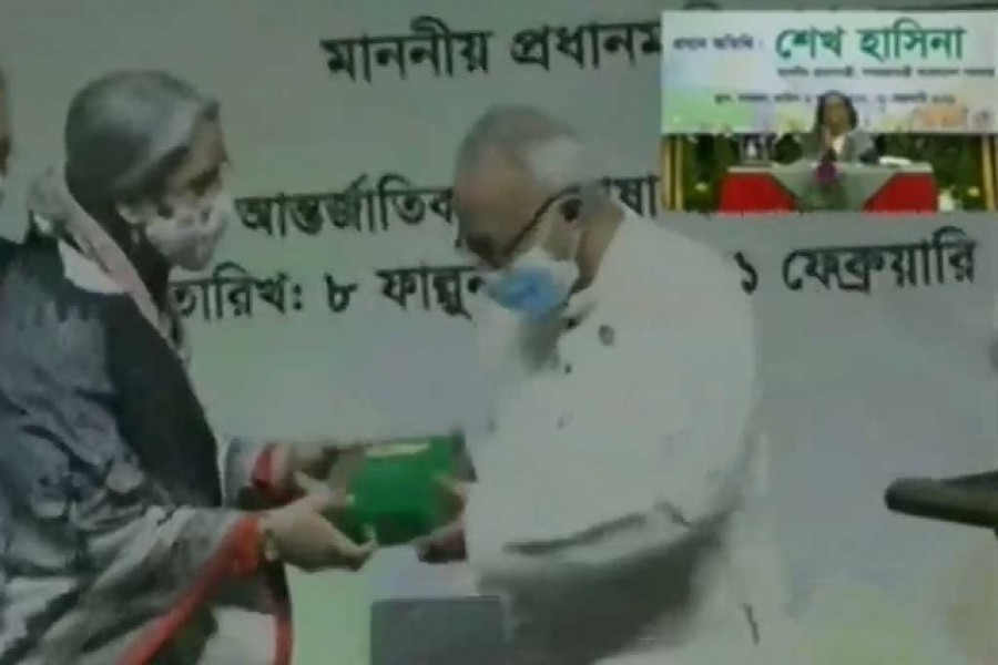 প্রথম ‘আন্তর্জাতিক মাতৃভাষা পদক’ পেলেন ৩ গুণী, এক প্রতিষ্ঠান
