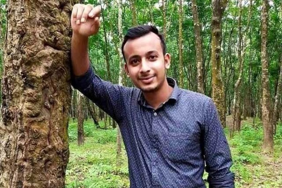 ঘরে চবি শিক্ষার্থীর ঝুলন্ত লাশ, পাশে ‘সুইসাইড নোট’