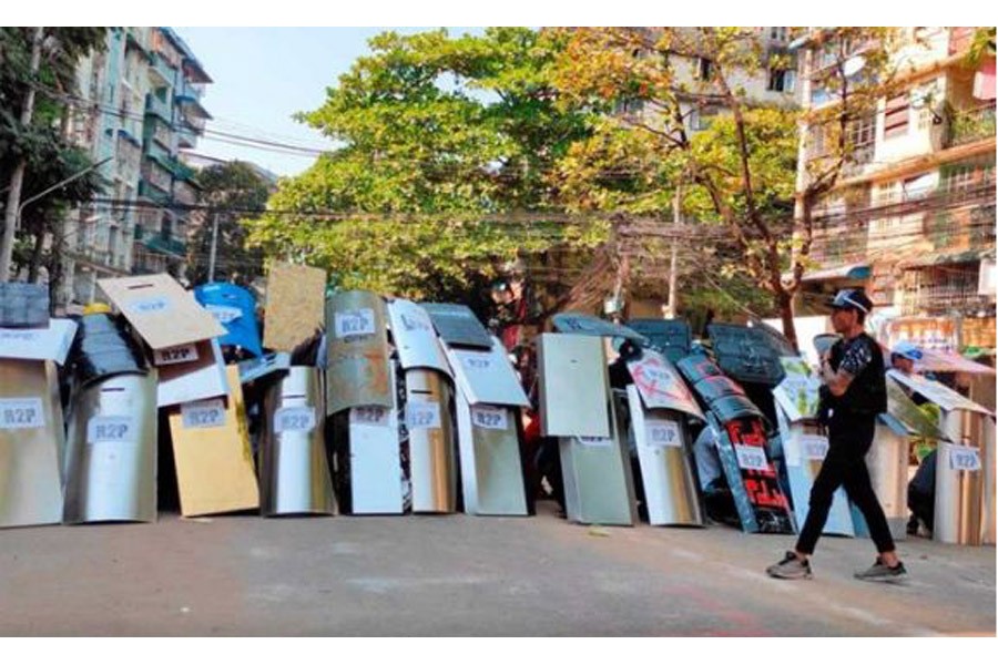 মিয়ানমারের রাস্তায় লাখো প্রতিবাদকারী