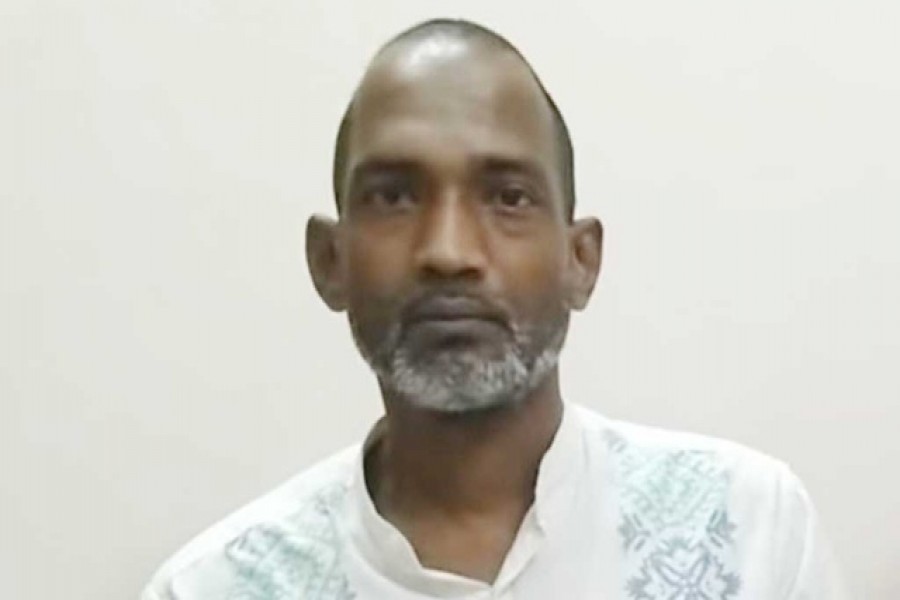 নির্যাতনের অভিযোগে মামলার আবেদন কার্টুনিস্ট কিশোরের